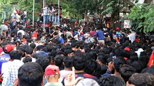 சின்னசாமி மைதானத்தில் 11 ரசிகர்களுக்கு நிரந்தர கௌரவம்: ஆர்சிபி மற்றும் KSCA எடுத்த நெகிழ்ச்சியான முடிவு!